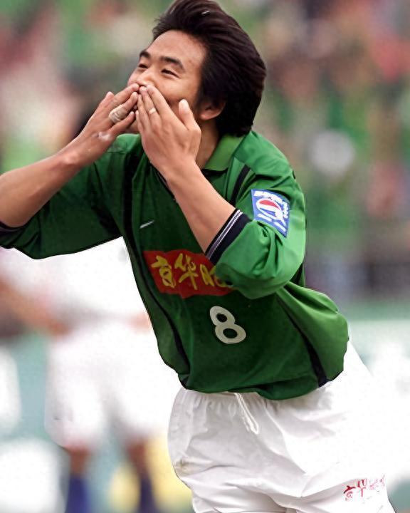 开云-爱游戏-曾是国安夺冠功臣，娶乒乓球选手为妻，31岁退役，如今身份不一般